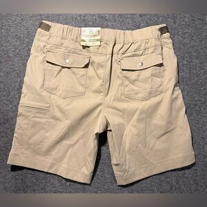 Lake & Trail Belted Cargo Shorts Mens XL flex UPF tan 10" Fast Dri Hike Fish NWT